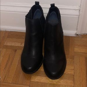 Hardly worn Dr. Scholls Launch black ankle boots